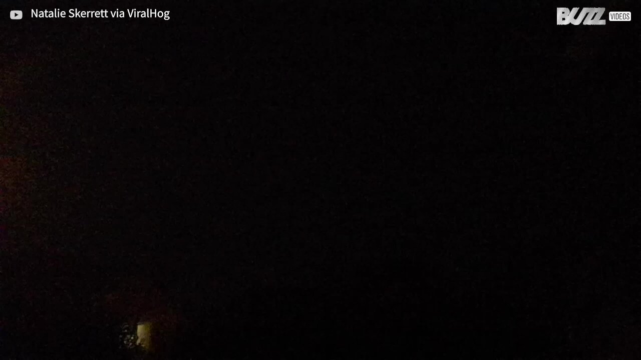 Cet orage génère un éclair en forme de cœur