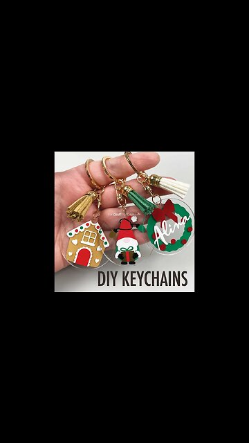 DIY CHRISTMAS KEYCHAIN | CUTE GINGERBREAD HOUSE #shorts