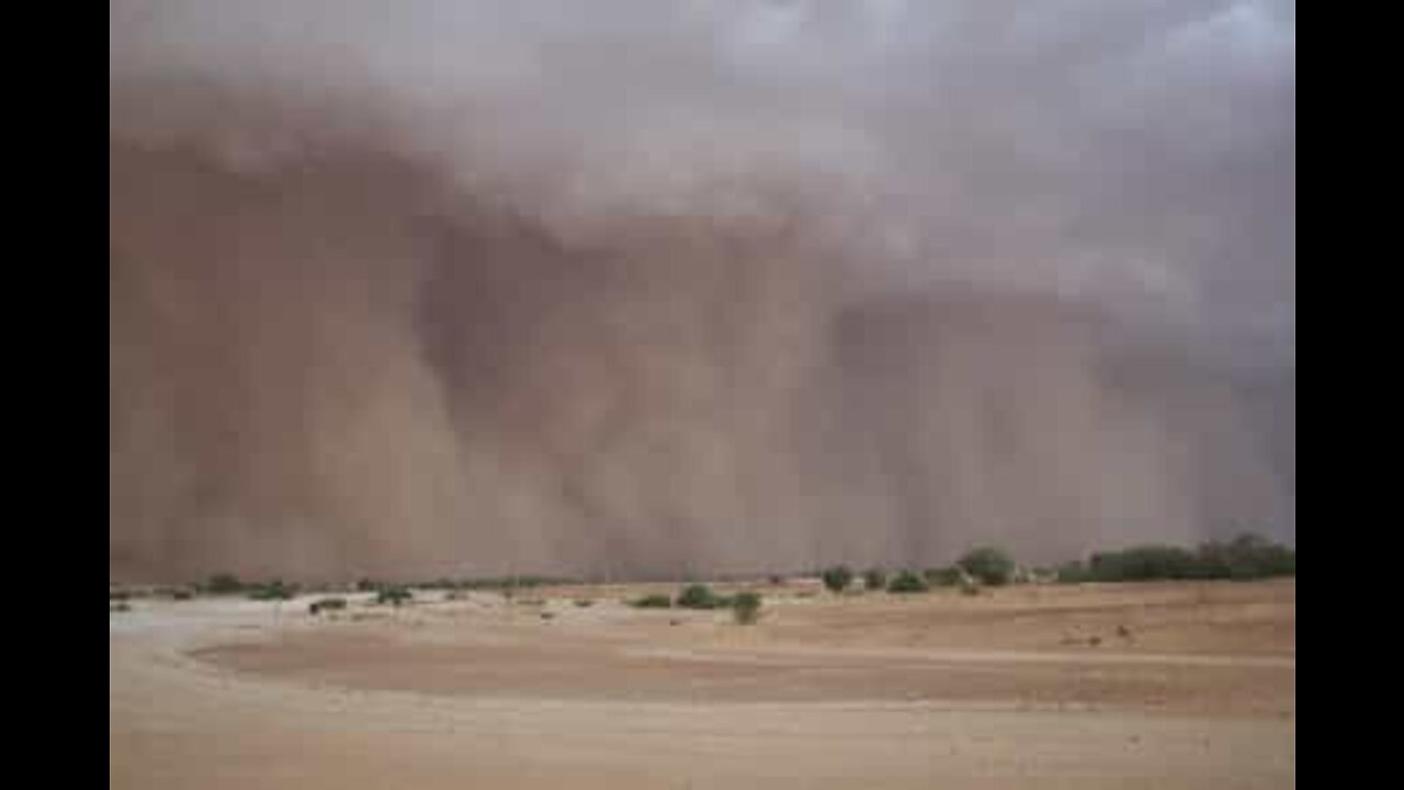 Enorme tempestade de areia filmada em um avião na Austrália