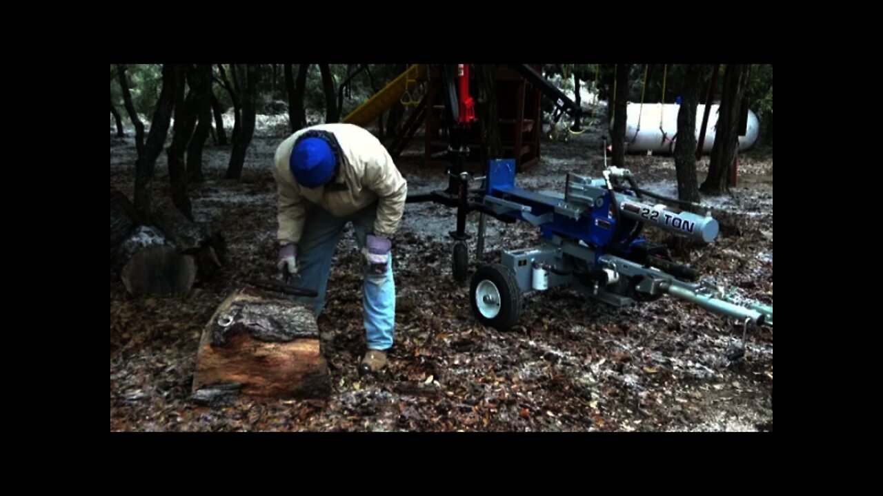 Log Lift in Action on 22 Ton Log Splitter