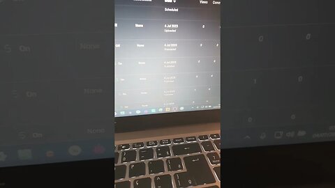 quando o YouTube voltou com este meu canal principal ele postou todos os vídeos agendados 🥳👍🏻😄