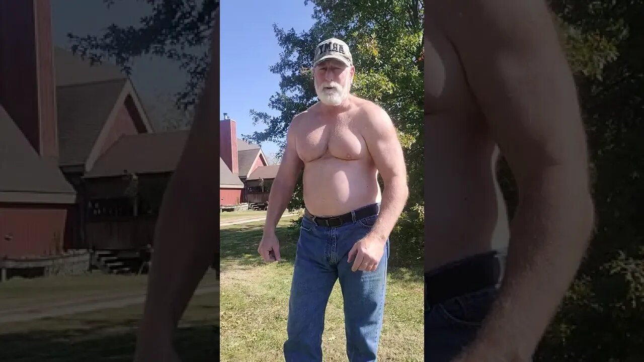 Recap Standing 🧍♂️ next to the Oak tree 🌳 at the Farm 🚜