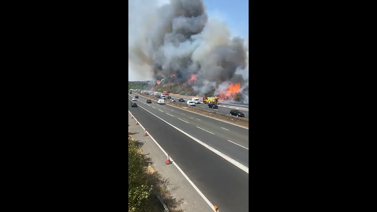 Fires along highway in Dartford, east of #London; major incident declared...