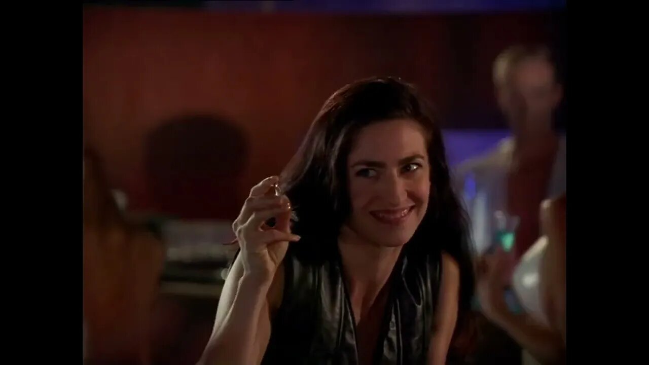 Farscape S02E11 Look at the Princess 1 A Kiss Is But a Kiss