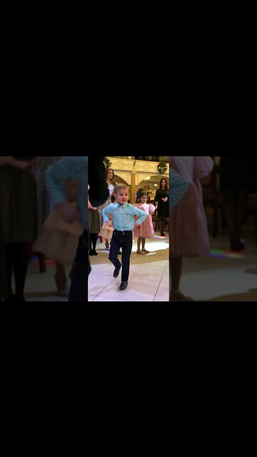 Маленький мальчик. Танцуют Четко 😍