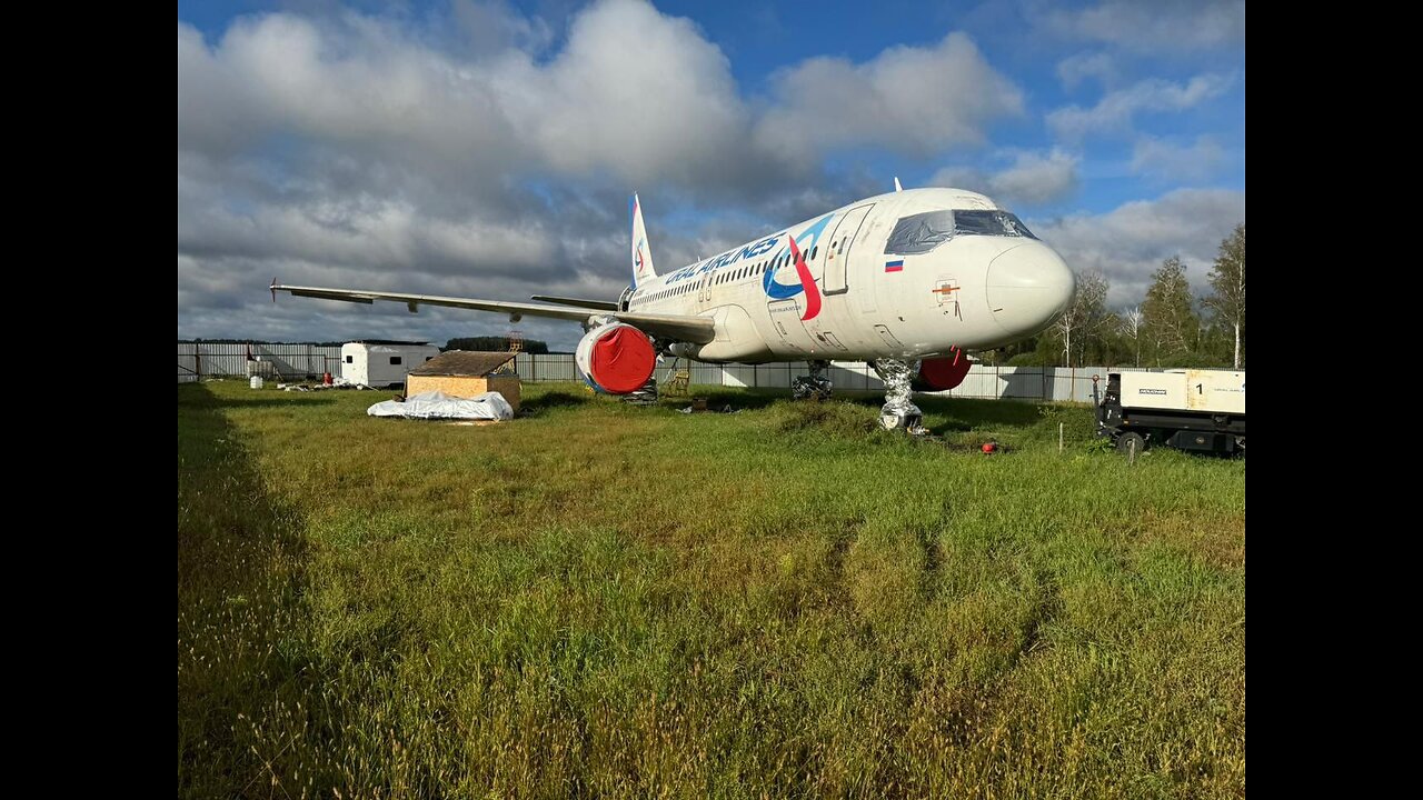 On the work to dismantle the aircraft in a wheat field in the Novosibirsk region