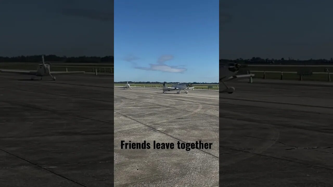 We all leave together. #airplanesdaily #aviationlover #eaa