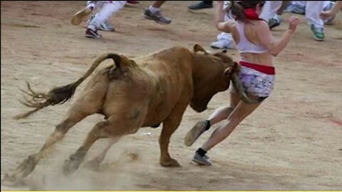 Best funny videos 2017 Most awesome bullfighting festival funny crazy bull fails P3