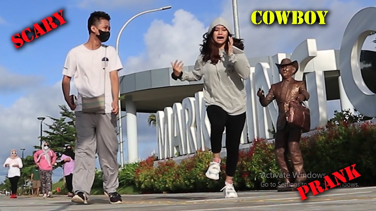 Cowboy prank. Best cowboy prank. best Statue scare prank. lelucon statue prank.luco patung prank.