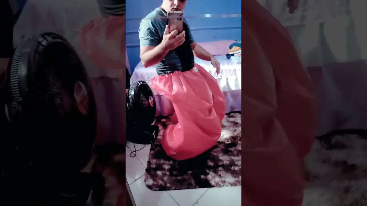 maick red parachute pant