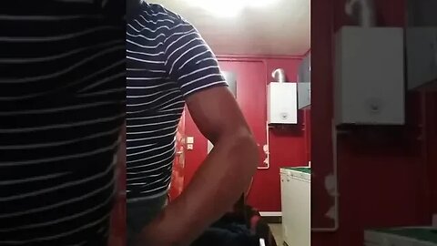 Votre bande là allez seulement tuer ts les camerounais t surtout ne restez pas mourir n'importe quoi