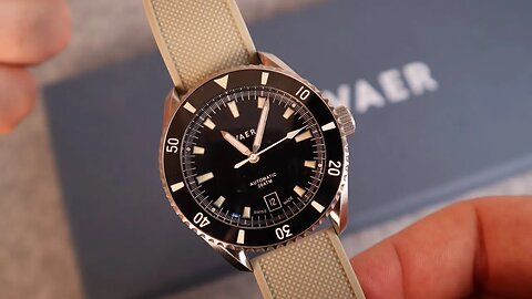 All The Right Moves - Vaer D7 Dive Watch