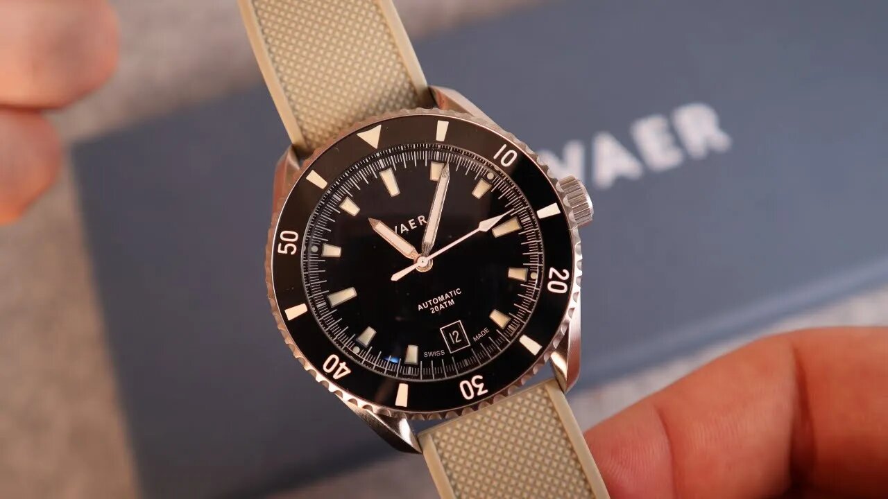 All The Right Moves - Vaer D7 Dive Watch