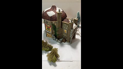 Limited Edition - Vintage 2002 - Dept.56 Christmas Village Structure: Hop Castle Folly w/ Light