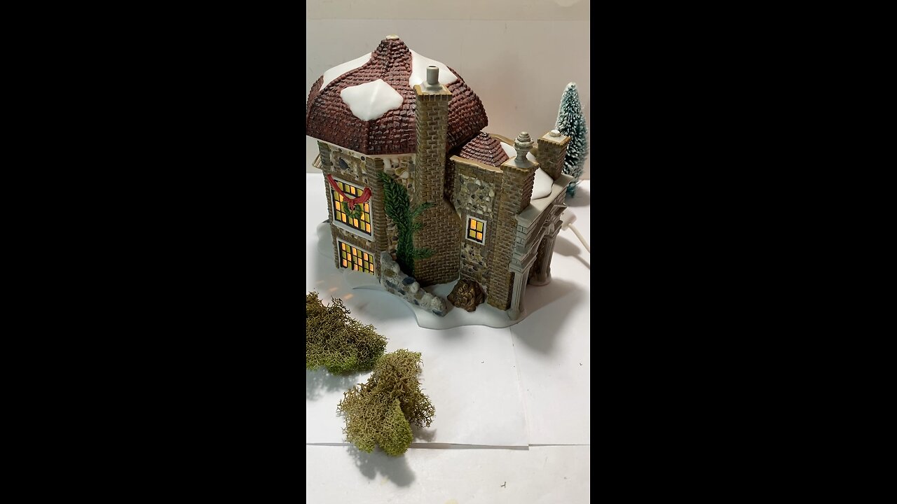 Mini-Vlog: Limited Edition - Vintage 2002 - Dept.56 Christmas Village Structure: Hop Castle Folly w/ Light