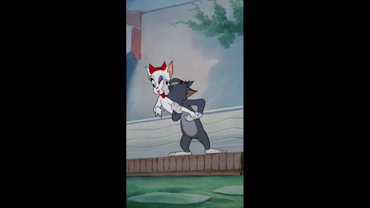 Look both ways before you kiss! #tomandjerry #love #kiss
