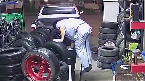 IDIOTS AT WORK VIDEO 😱🤣😁😂 #funny #fails