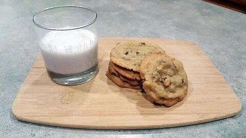 Soft and Chewy Chocolate Chip Cookies