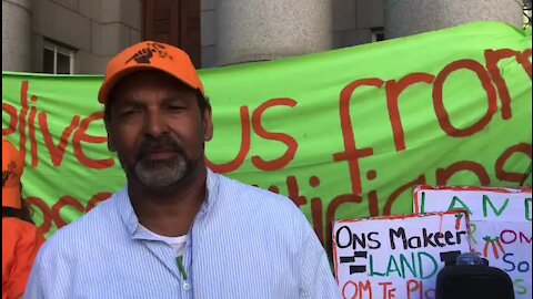 SOUTH AFRICA - Cape Town - Philippi Horticultural Area (PHA) Food and Farming campaign at Cape High Court(video) (h5u)