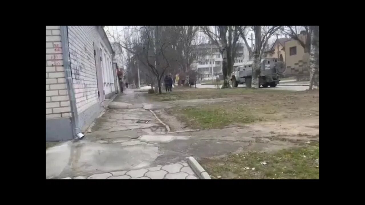★★★ A Russian Rosgvardia column in Kherson