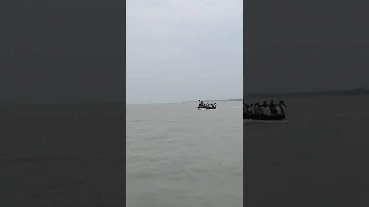 মাঝ সমুদ্রে এতোগুলা মানুষ ডুবে গেল বাচানোর কউ নাই😜, #shortsyoutube #shortvideo #shorts #shorts