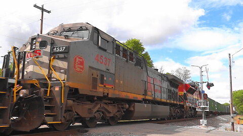 Kansas City Southern de Mexico 👻 Gray Ghost on NS Train