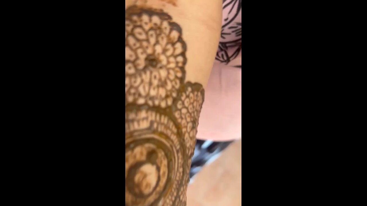 cute hand mehndi design