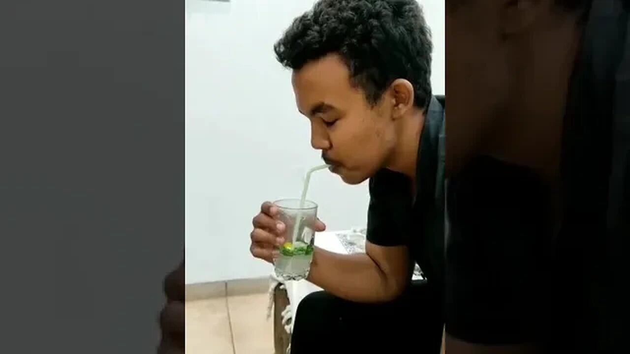 Disgusting Maharashtrian man sucking non virgin mojito like he sucks lizards 😔😭 #maharashtra