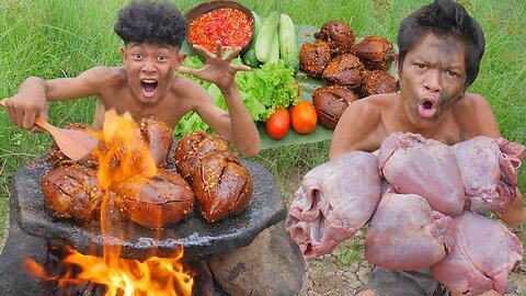 SURVIVAL IN THE RAINFOREST- YUMMY COOKING PORK HEART cc by Mr eat