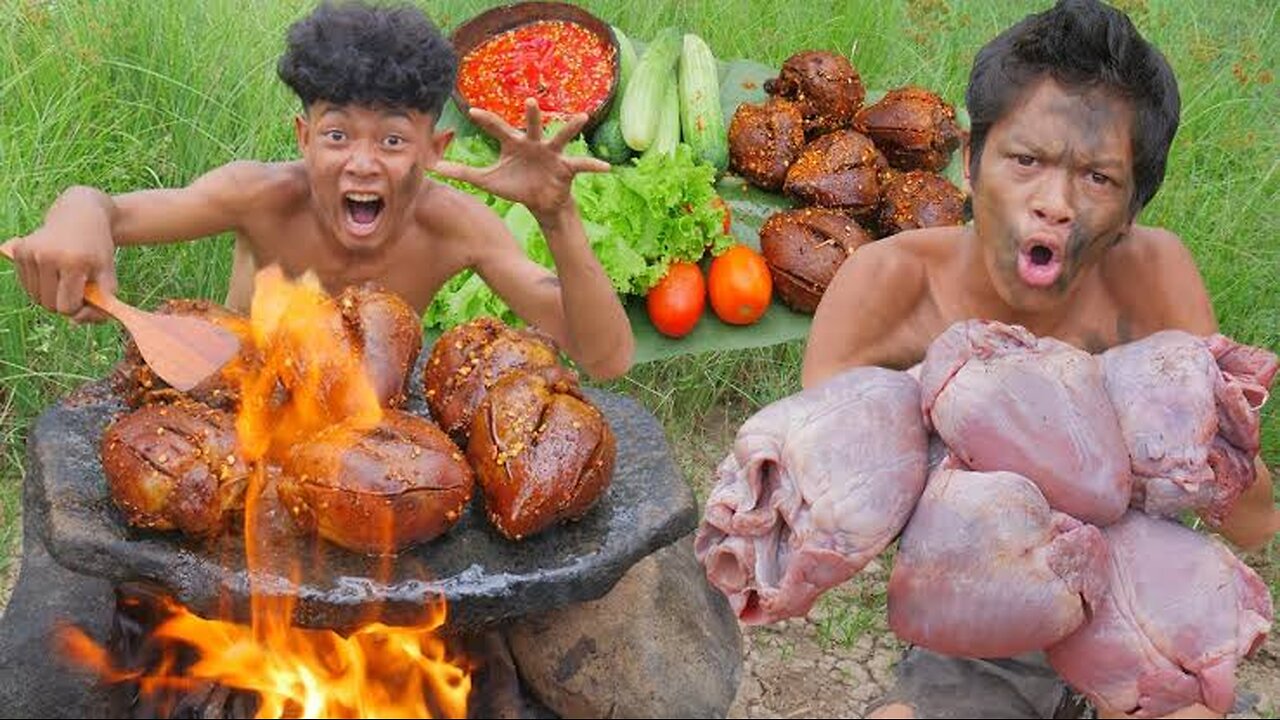 SURVIVAL IN THE RAINFOREST- YUMMY COOKING PORK HEART cc by Mr eat