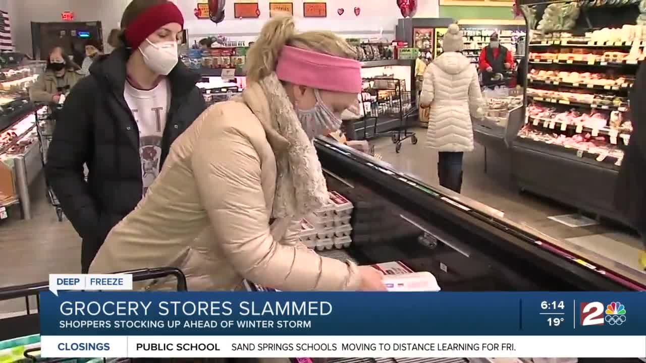 Grocery Stores Slammed: Shoppers stocking up ahead of winter storm