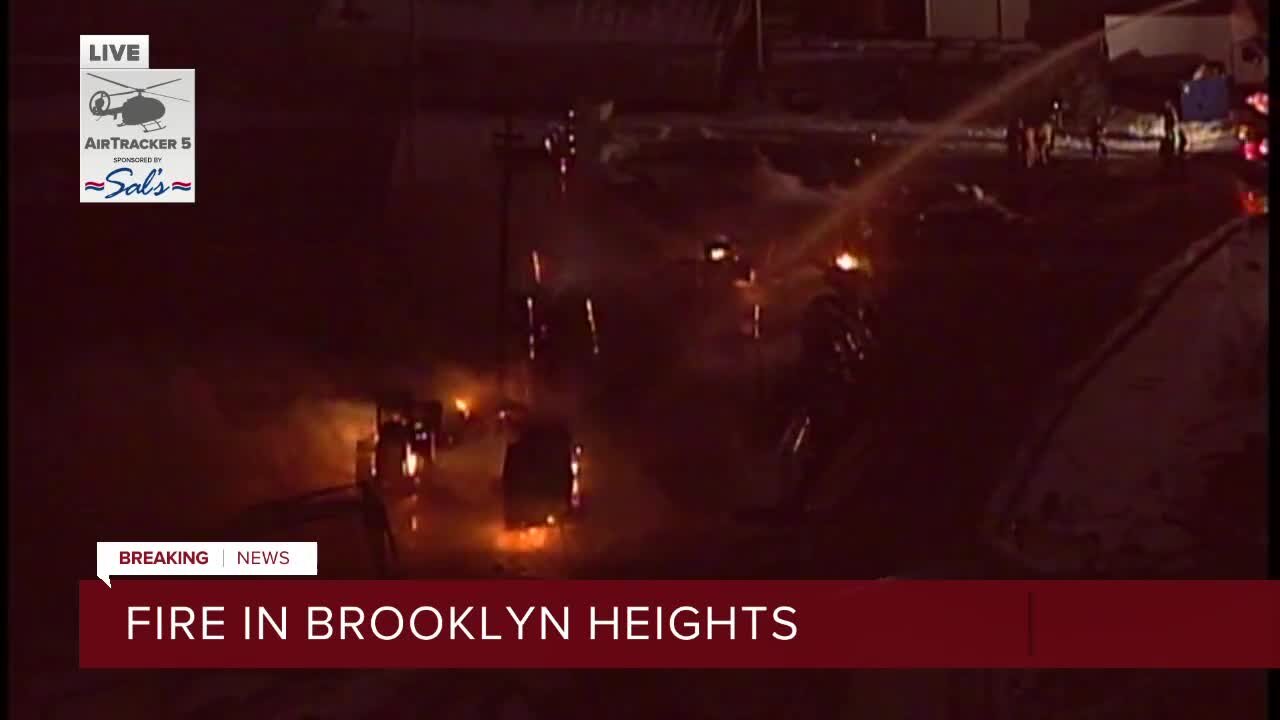 Crews responding to building fire at a farm on Greenview Road in Brooklyn Heights.