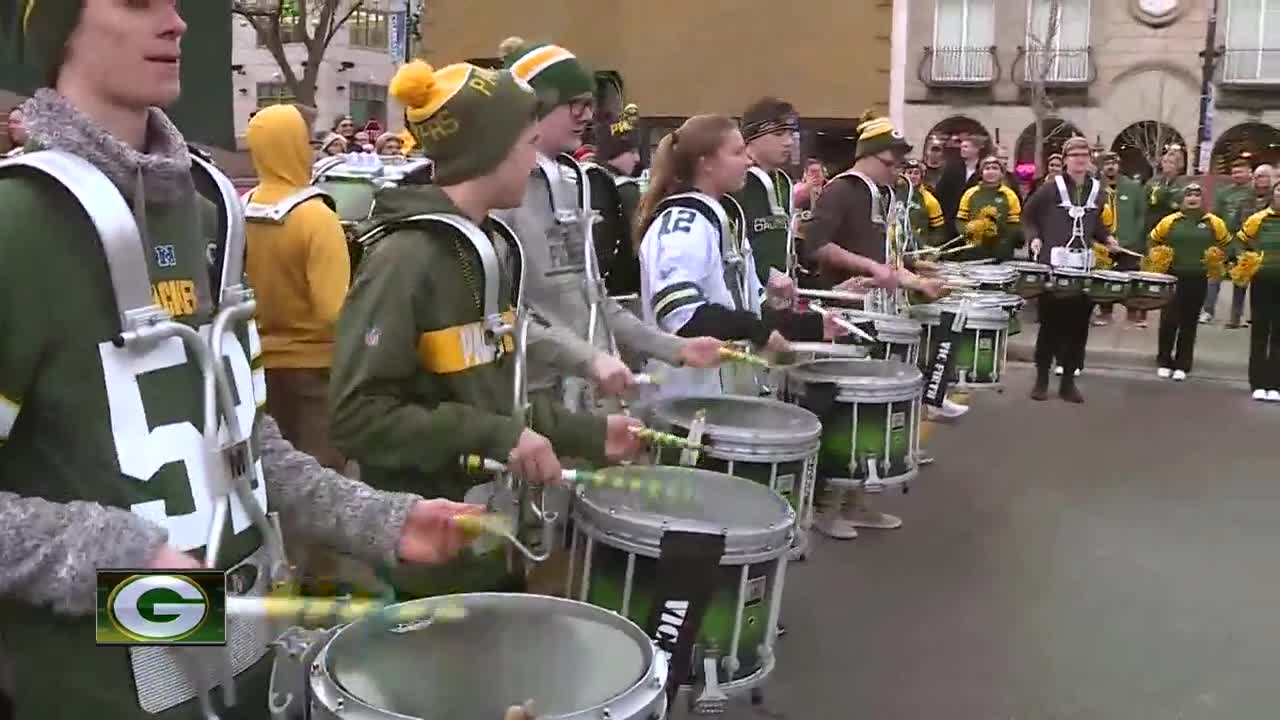 Packers pep rally draws hundreds of fans