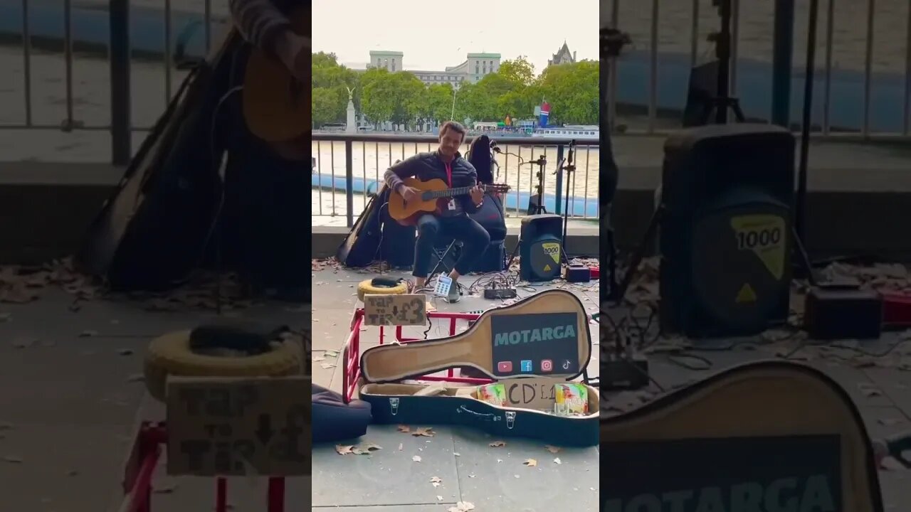 The crowd singing along ❤️ busking In London #shorts