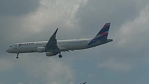 Airbus A321 PT-XPG vindo de Guarulhos para Manaus