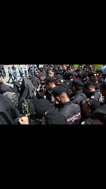 ОТКРЫТАЯ ВОЙНА С ДУХОВЕНСТВОМ...