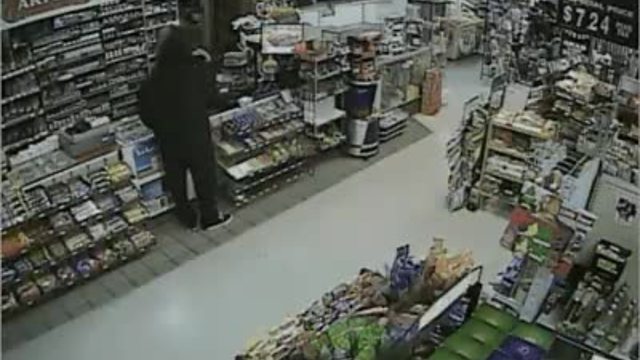 Suspect pulls gun on clerk in Ridgecrest part 2