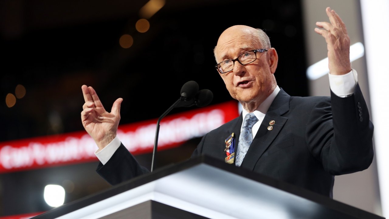 Kansas Republican Sen. Pat Roberts Announces His Retirement