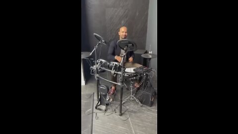 TATE TRIES TO PLAY THE DRUMS 😂