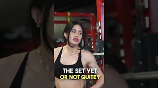 Working out w/ gym girl #fitgirl #gymgirl #gymcrush #shorts