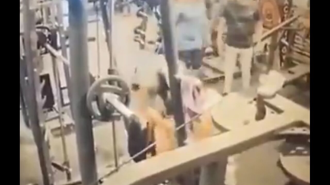 32-Year Old Man Dies AT THE GYM, LIKELY VAXXED