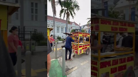 Jakarta👮‍♀️police forced them to stop selling food#shorts #indonesia