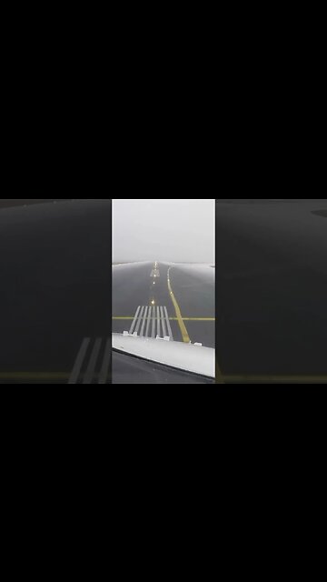 ☃️ Snow on the runway #aviation #weather #snow