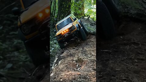 😱rc drive GONE WRONG 😰trx4 bronco rc crawler FAIL😫rc car crash #shorts #rccar