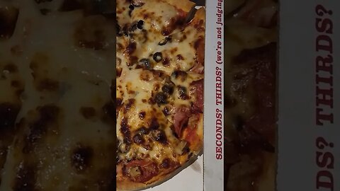 #carbonespizza #stpaulmn #pizza #foodie #youtubeshorts #trucking #shorts #ubereats