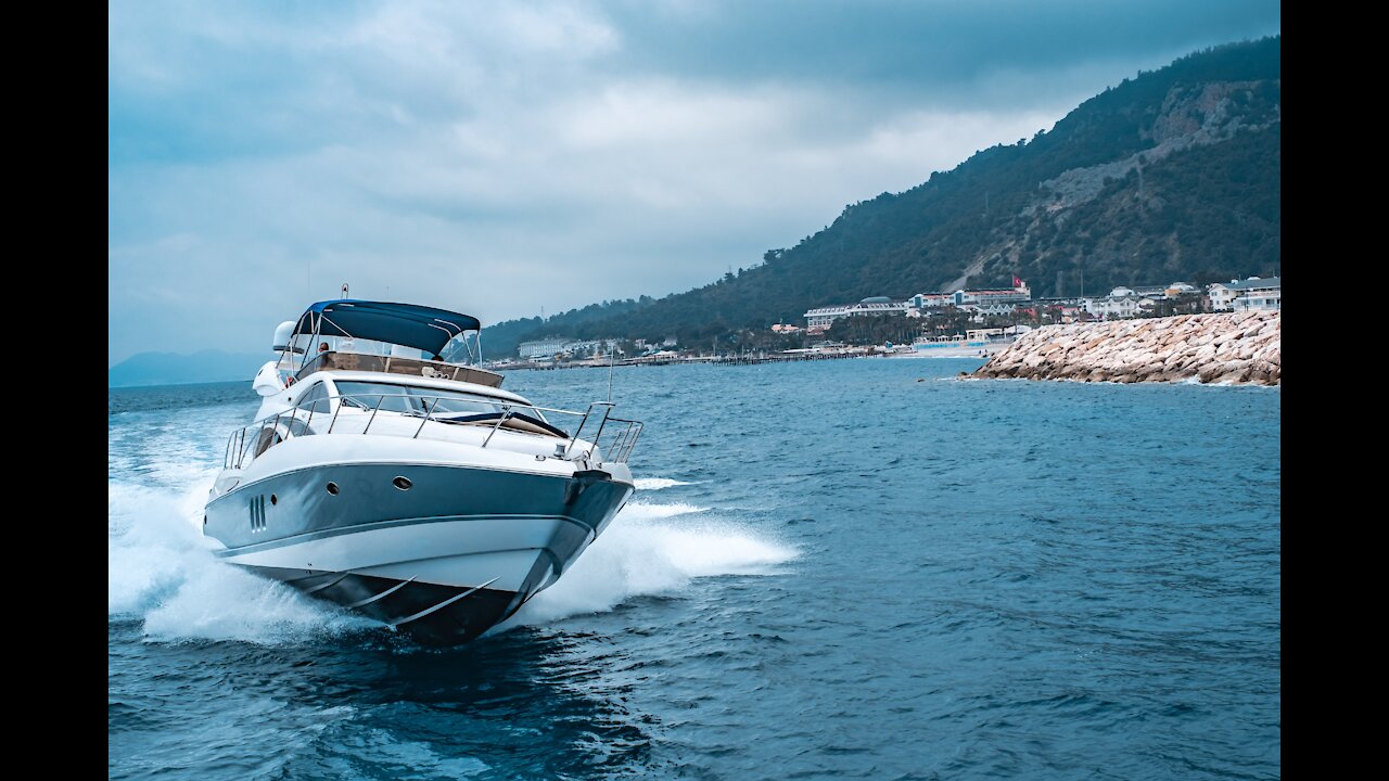 Superyacht sailing the seas of the Arab emirates in dubai