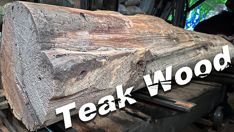 The most beautiful process uses skill when sawing quality teak wood