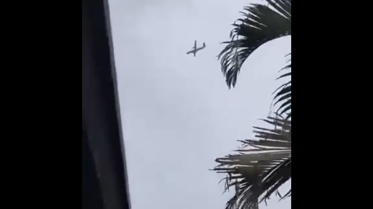 AEROPLANE FALL FROM SKY🌎🛩️💥🛰️CRASHES TO THE GROUND IN BRAZIL🇧🇷🛩️💺💫