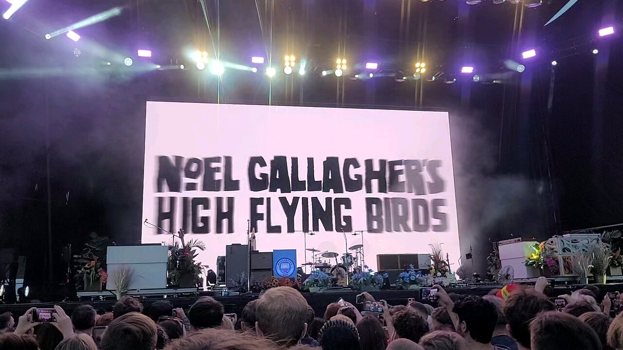 Noel Gallagher-: High Flying Birds Live @ Cardiff Castle