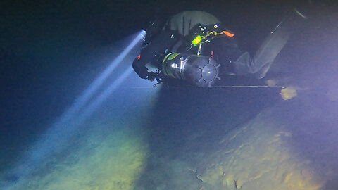 Hole in the Wall Cave Dive